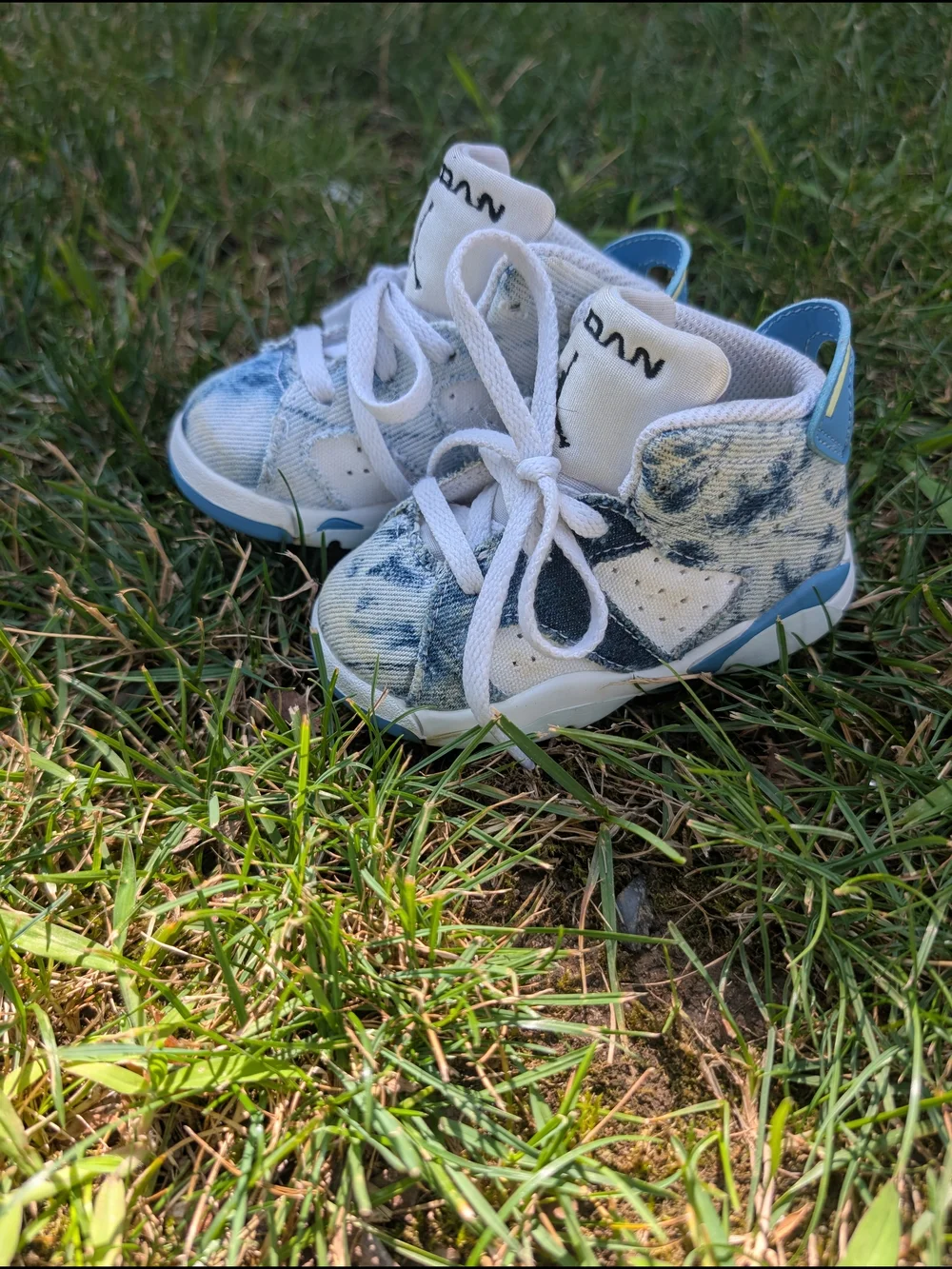 Jordan Kids Denim-Print Sneakers in Blue and White
